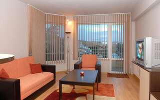 Отель Hotel Avis Сандански Люкс с 1 спальней и балконом-1